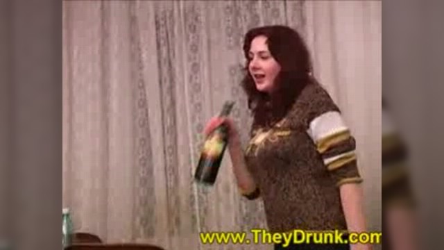 пьяная русска девушка стриптиз 